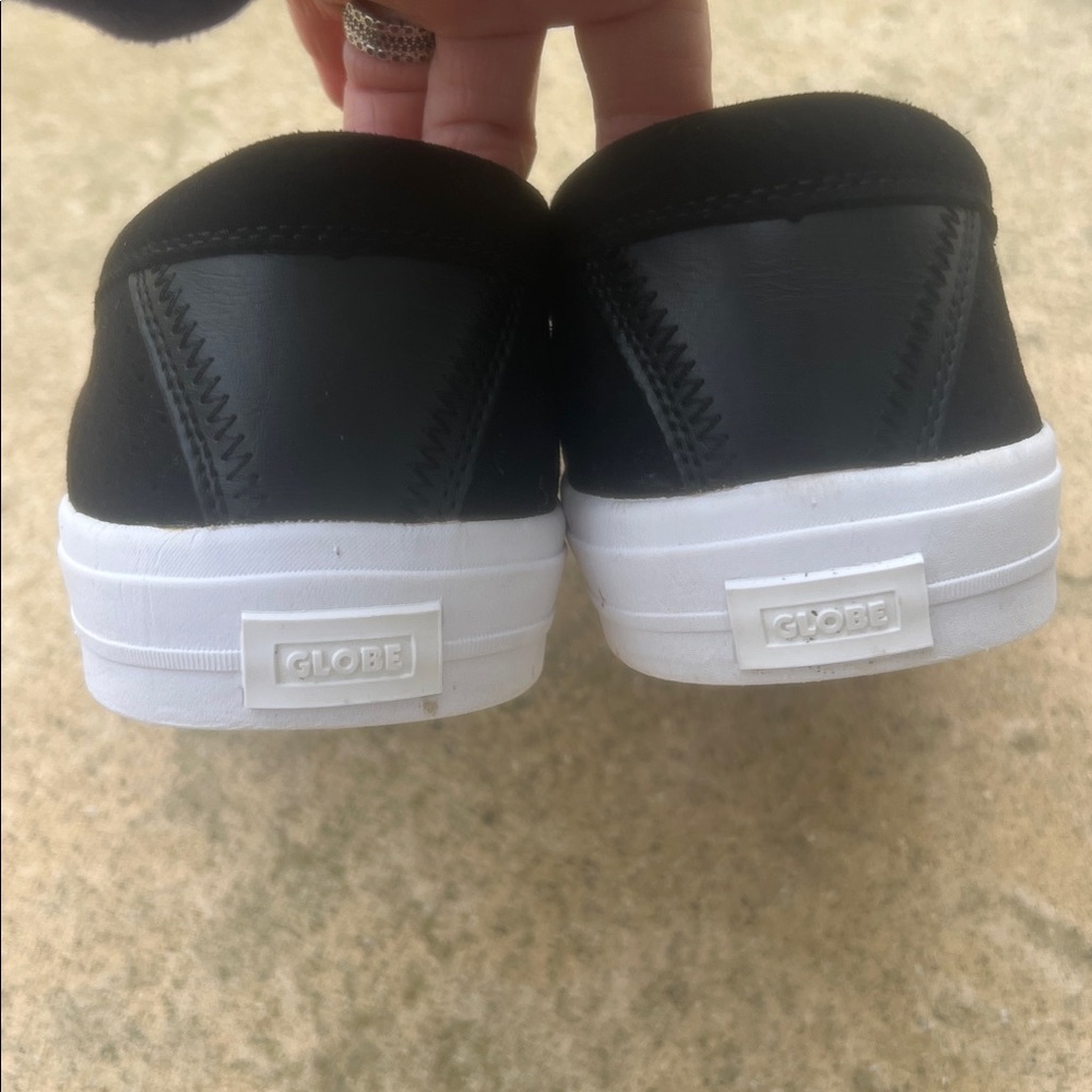 GLOBE Men's Castrolyt Black Suede Slip on Sneakers Size 12 - Picture 5 of 8